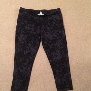 Lucky Lotus by Lucky Brand Athletic Capri Leggings
